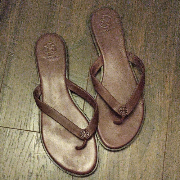 Tory Burch Benton Burgundy Leather Thong Sandals - Picture 1 of 11